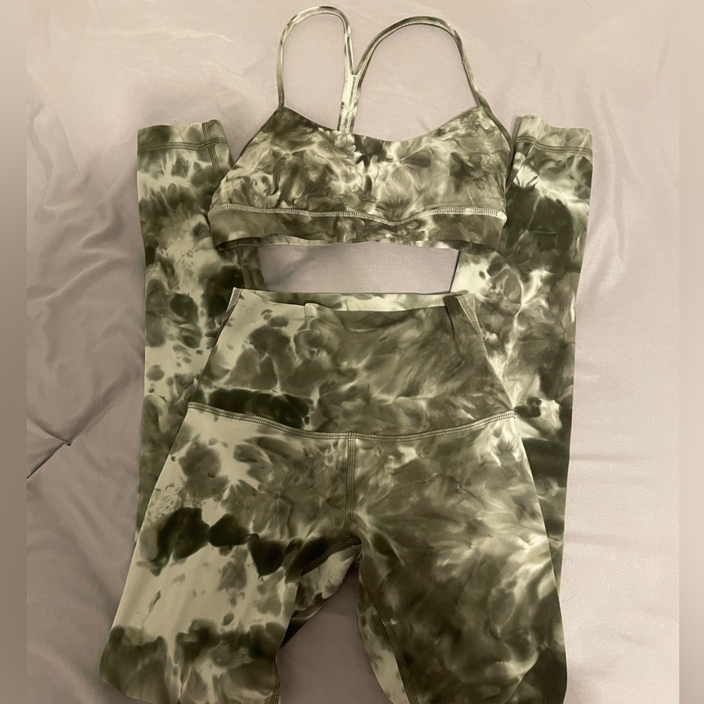 Lululemon olive diamond dye align leggings 28” and flow y bra